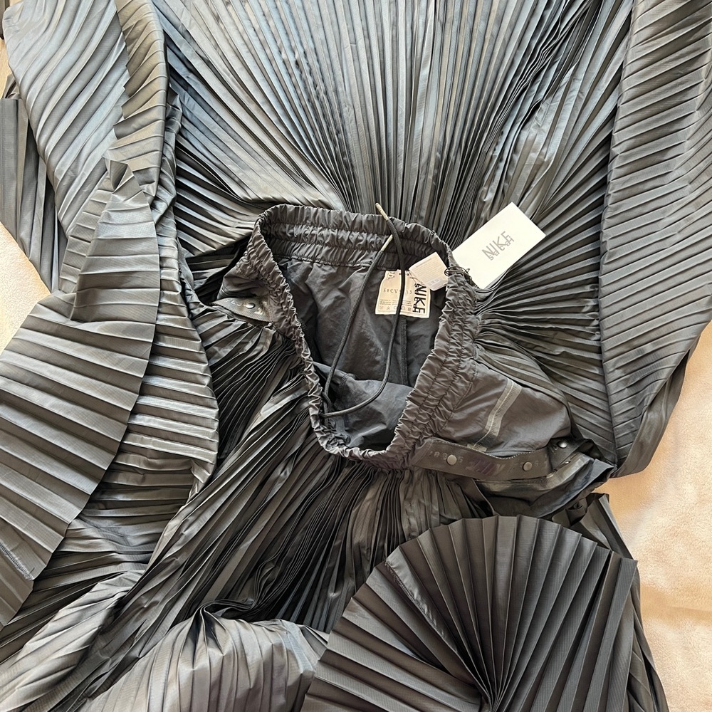 Nike and Sacai skirt - Picture 8 of 11